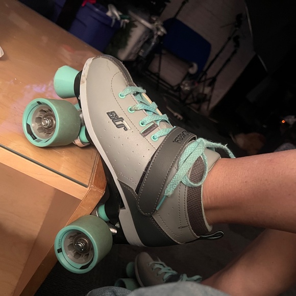 Women's Gray and Mint Roller Skates - Picture 4 of 9